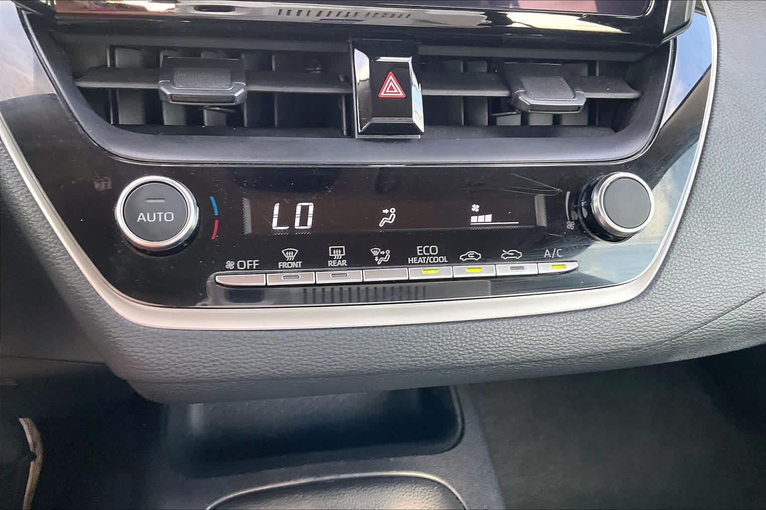 Used 2025 Toyota Corolla LE FWD image 31