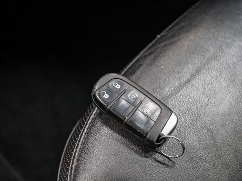 Used 2016 Jeep Renegade Limited image 25