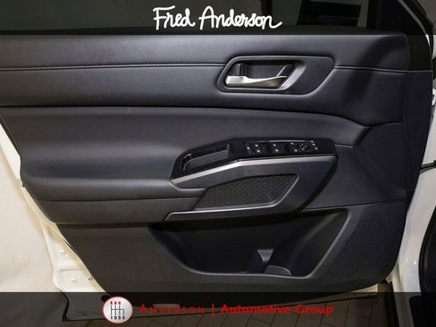 Used 2022 Nissan Pathfinder SL w/ SL Premium Package FWD image 15