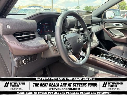 Used 2025 Ford Explorer Platinum AWD/4WD image 21