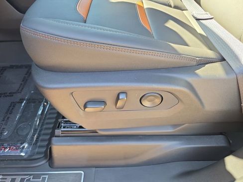 New 2026 GMC Sierra 1500 AT4 w/ Technology Package image 18