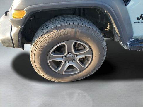 Used 2023 Jeep Wrangler Sport S image 10