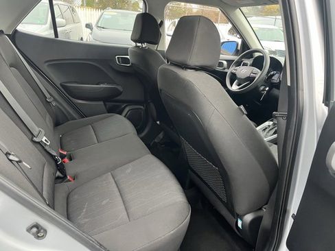 Used 2021 Hyundai Venue SE image 10