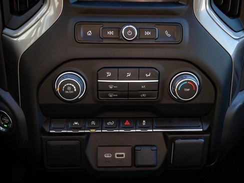 Used 2022 Chevrolet Silverado 1500 Custom image 34