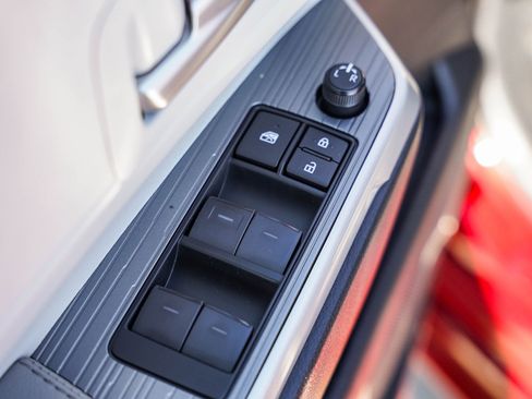 New 2026 Toyota Sienna XLE image 23