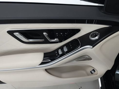 Certified 2023 Mercedes-Benz S 500 4MATIC image 6