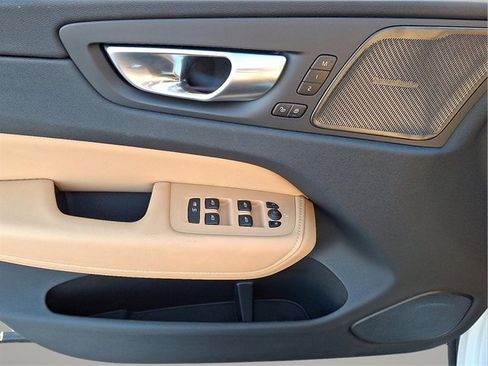 Used 2024 Volvo XC60 T8 Ultimate w/ Protection Package Premier image 12