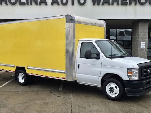 Used 2024 Ford E-350 and Econoline 350 Super Duty w/ Driver's Safety Package image 2