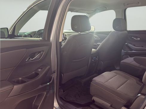 Used 2020 Chevrolet Traverse LT FWD image 11