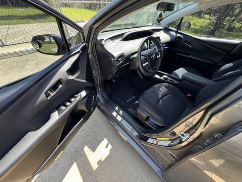 Used 2016 Toyota Prius Two FWD image 20