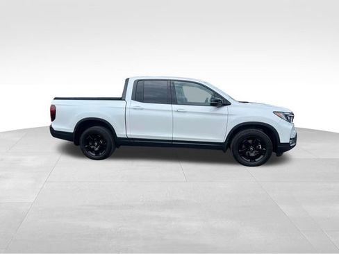 Used 2025 Honda Ridgeline Black Edition image 4