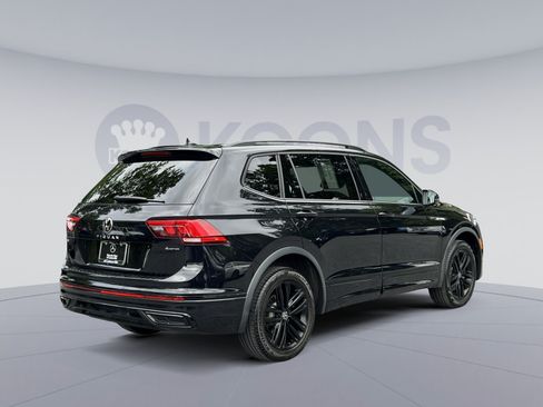 Used 2022 Volkswagen Tiguan SE R-Line AWD/4WD image 11