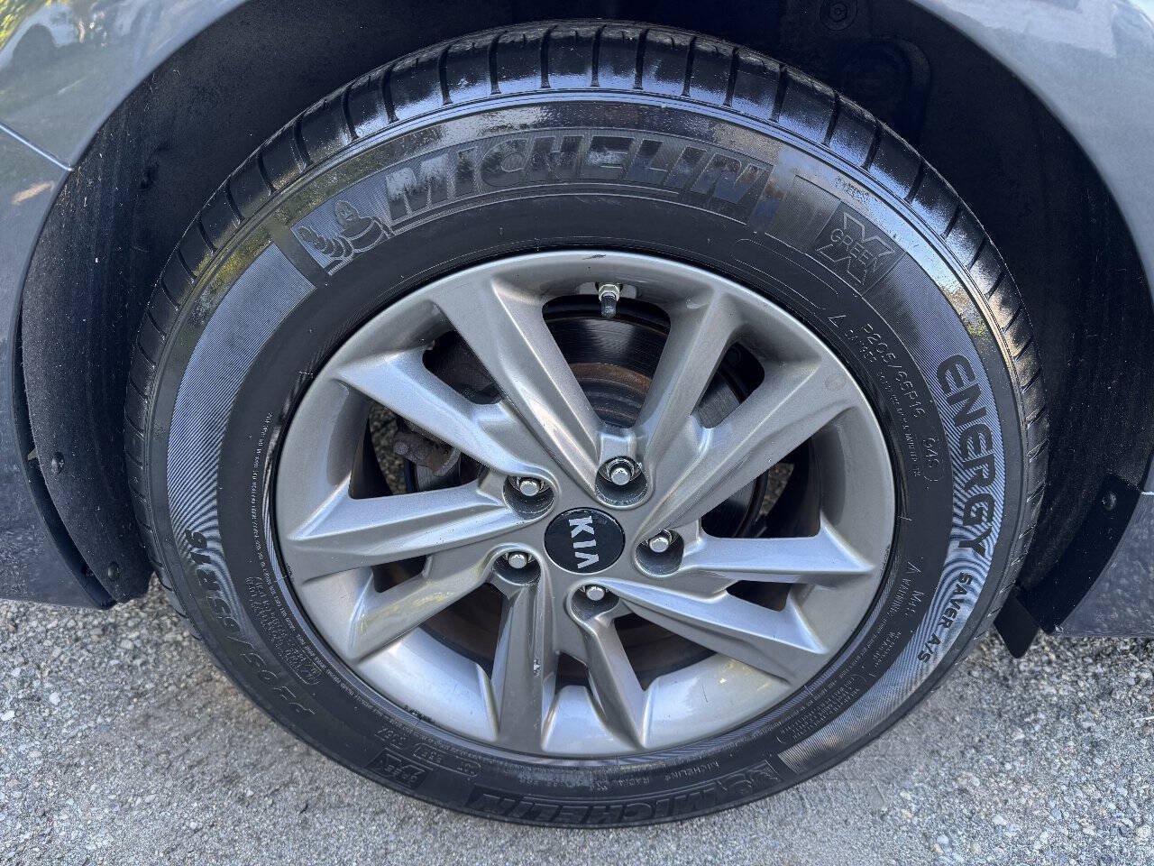 Used 2019 Kia Optima LX FWD image 12