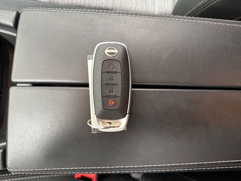 Used 2023 Nissan Rogue SV image 35