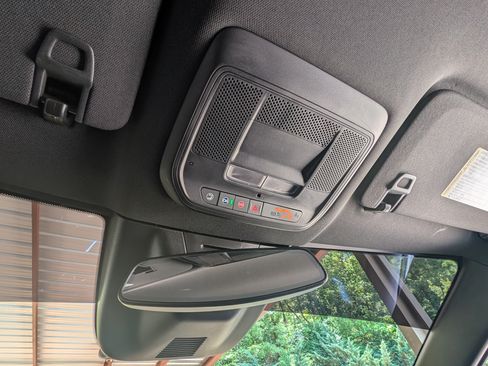 Used 2025 Chevrolet Equinox EV LT w/ Convenience Package FWD image 30