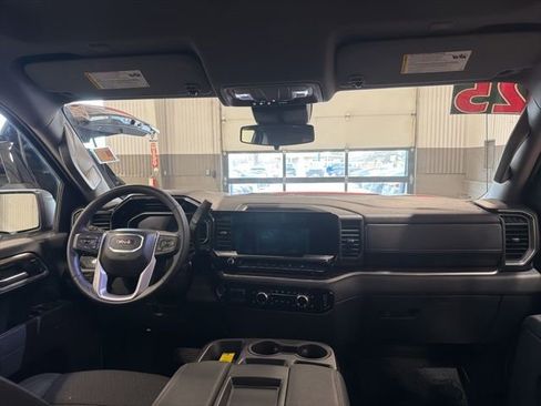 Used 2025 GMC Sierra 1500 Elevation image 13