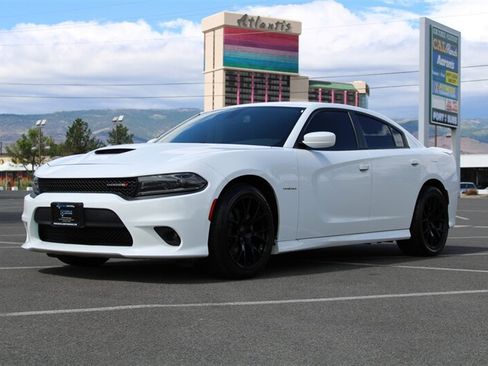 Used 2022 Dodge Charger R/T RWD image 3