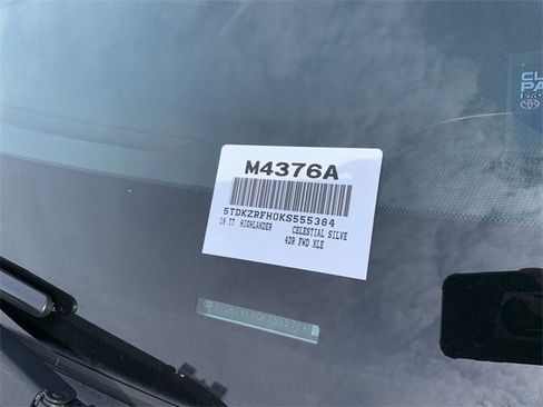 Used 2019 Toyota Highlander XLE image 39