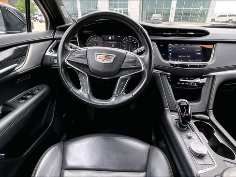 Used 2021 Cadillac XT5 Premium Luxury w/ LPO, Floor Liner Package image 7