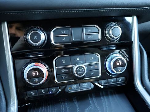 Used 2021 GMC Yukon Denali image 30