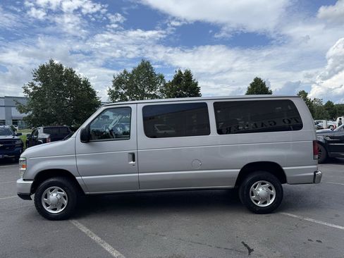 Used 2013 Ford E-350 and Econoline 350 XLT RWD image 26