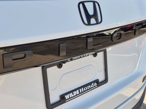Certified 2025 Honda Pilot TrailSport image 12