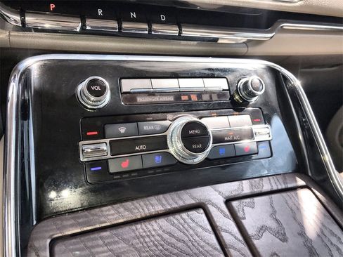 Used 2024 Lincoln Navigator L Reserve image 19