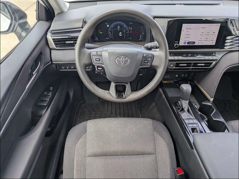 Used 2025 Toyota Camry LE FWD image 15