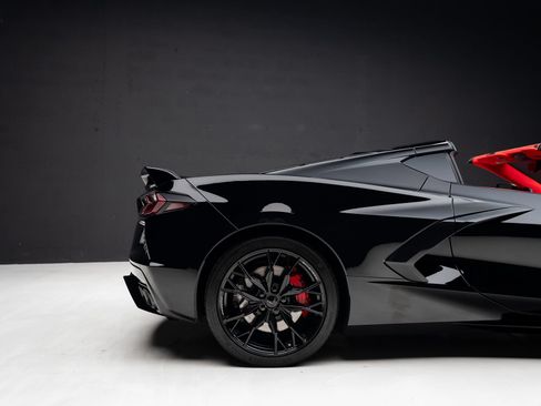 Used 2024 Chevrolet Corvette Stingray Premium Cpe w/ Z51 Performance Package RWD image 38