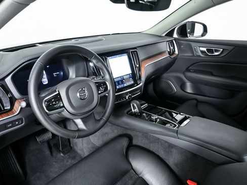 Certified 2025 Volvo S60 T8 Ultra AWD/4WD image 6