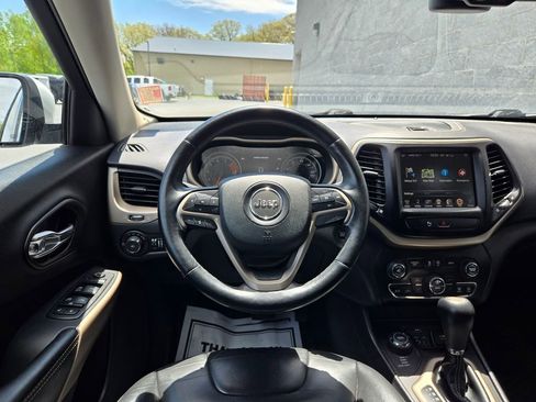 Used 2018 Jeep Cherokee Limited w/ High Altitude Package AWD/4WD image 35