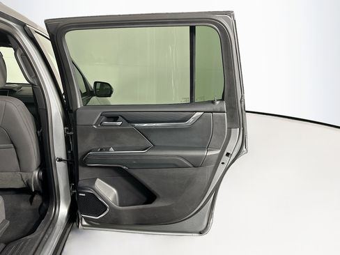 Used 2025 GMC Acadia Elevation image 32