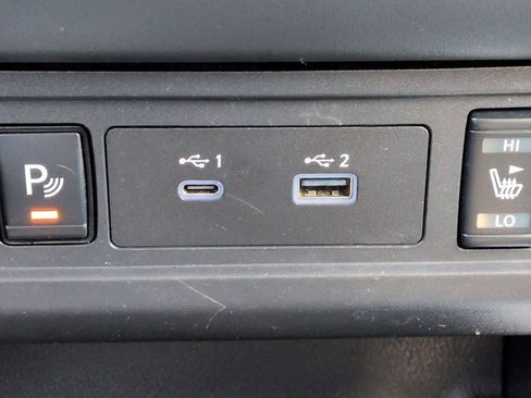 Used 2022 Nissan Frontier SV w/ SV Premium Package image 33