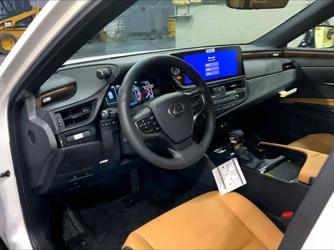 New 2025 Lexus ES 350 w/ Premium Package image 8