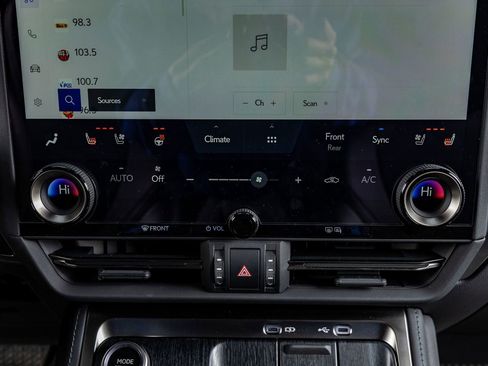 Used 2025 Lexus GX 550 image 27