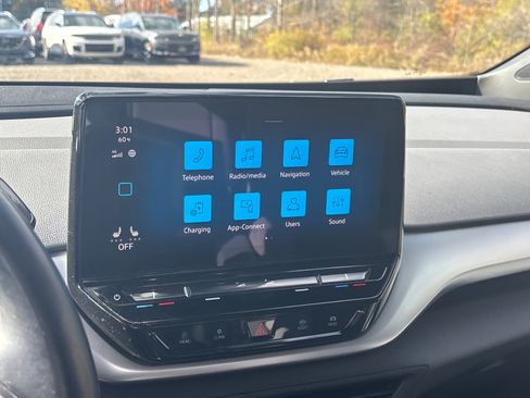 Used 2022 Volkswagen ID.4 Pro image 16