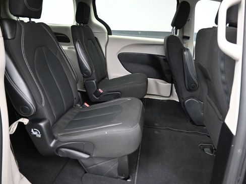 Used 2023 Chrysler Voyager LX FWD image 21