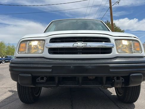 Used 1999 Chevrolet Tracker 2WD Convertible image 4