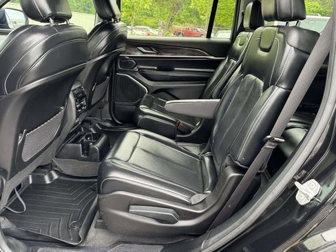 Used 2021 Jeep Grand Cherokee L Limited AWD/4WD image 17