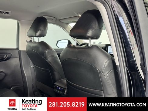 Used 2023 Toyota Highlander LE FWD image 20