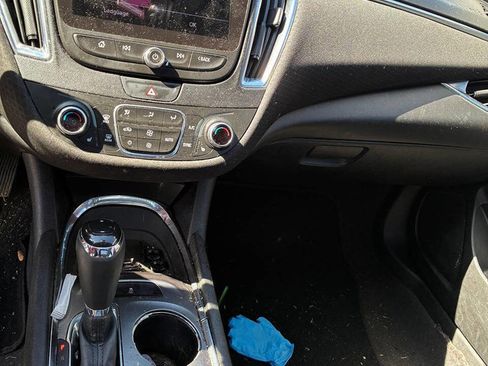 Used 2019 Chevrolet Malibu LT image 3