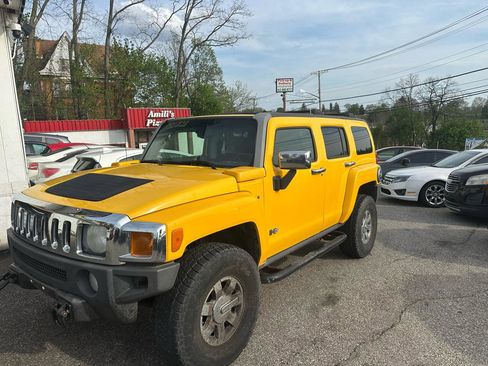 Used 2006 HUMMER H3 image 2