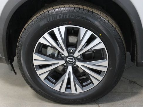 Used 2022 Nissan Rogue SV image 48