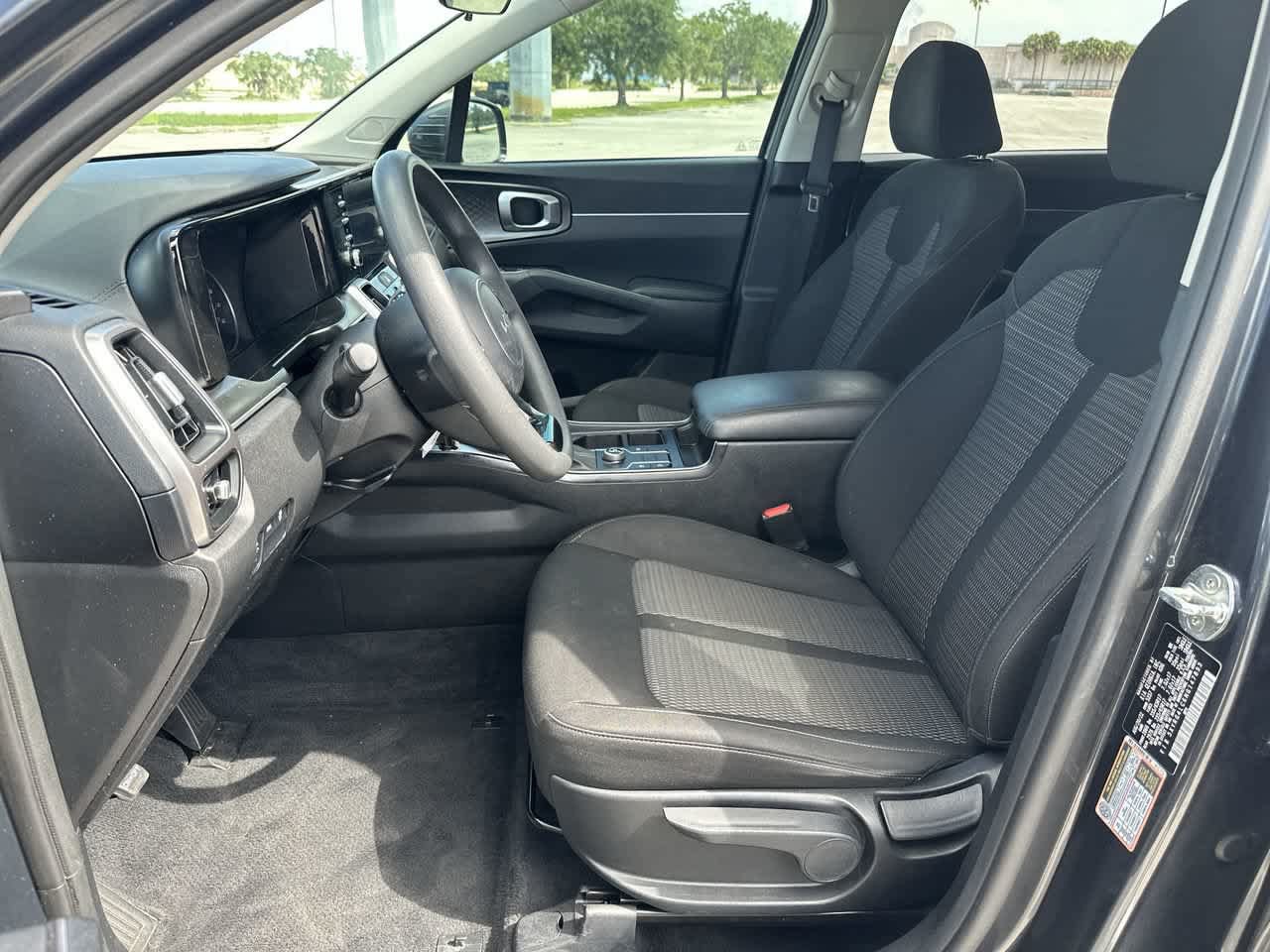 Used 2022 Kia Sorento LX FWD image 16