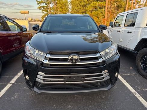 Used 2018 Toyota Highlander Limited image 2