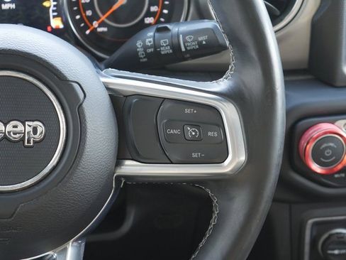 Used 2020 Jeep Wrangler Unlimited Sahara image 17