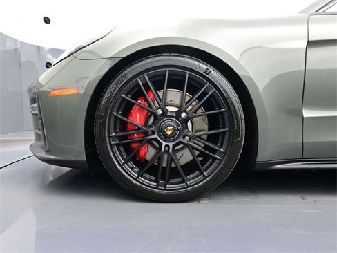 New 2026 Porsche Panamera GTS image 3