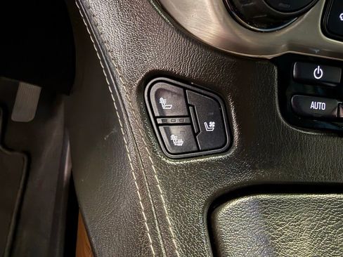 Used 2020 GMC Yukon XL Denali RWD image 38