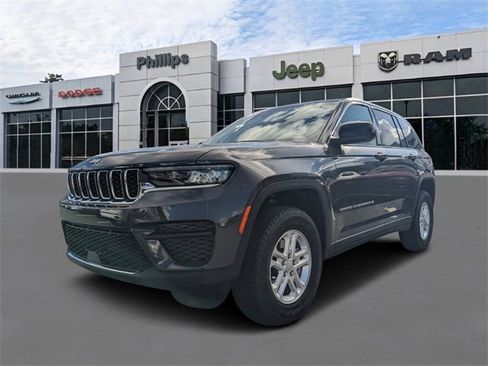 New 2025 Jeep Grand Cherokee Laredo w/ Luxury Tech Group I image 8