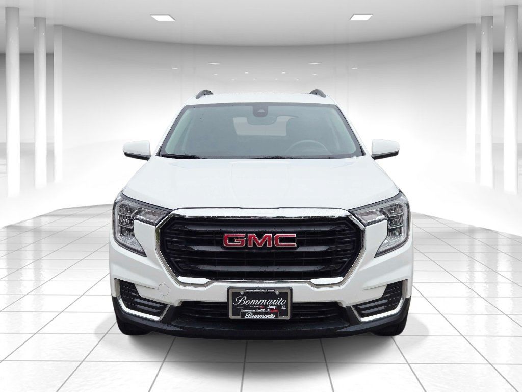 Used 2023 GMC Terrain SLE w/ Driver Convenience Package AWD/4WD image 8